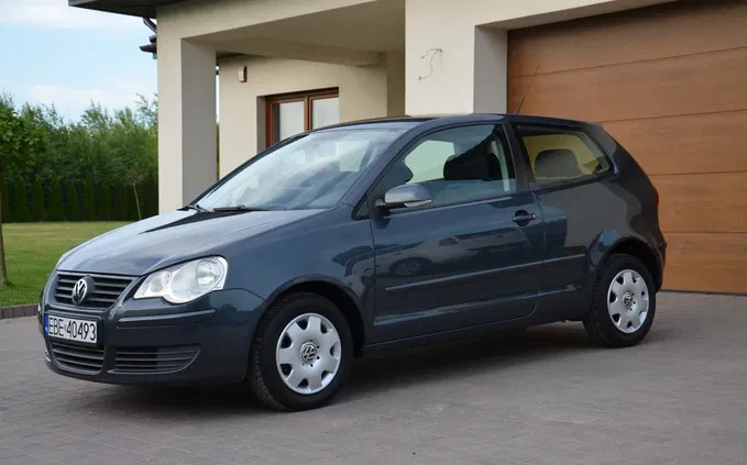 samochody osobowe Volkswagen Polo cena 15599 przebieg: 82251, rok produkcji 2009 z Bełchatów